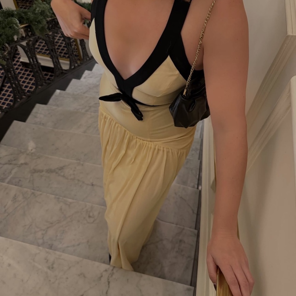 SELFIE LESLIE ✨- Aven Halter Bow Maxi Dress Butter